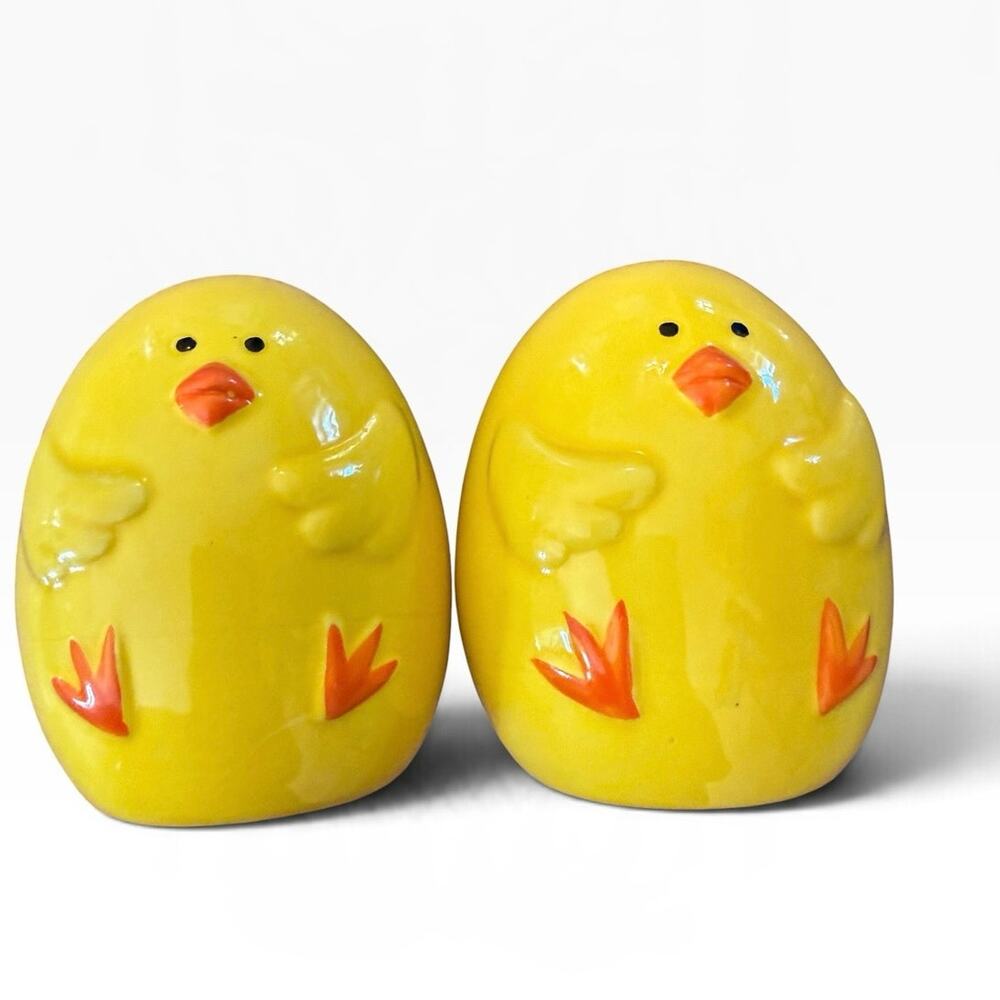 Yellow Chick Salt and Pepper Shakers Ceramic Easter Spring Dehong Set of 2